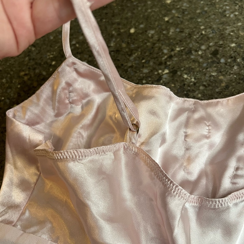 Vintage Victoria's Secret Light Pink Satin Chemise Flower Detail Pleated *Read* - Picture 6 of 8